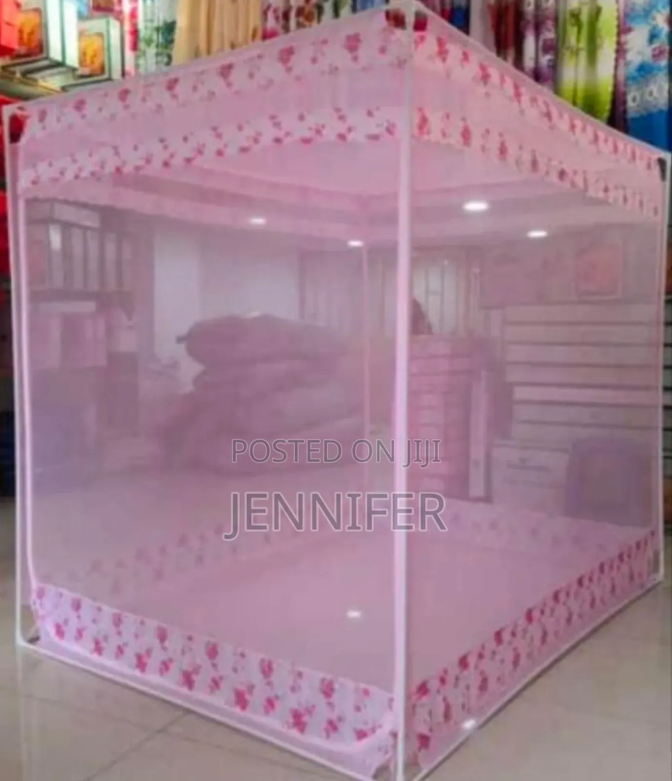 Free-Standing, Box-Style Mosquito Net