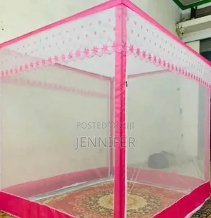 Free-Standing, Box-Style Mosquito Net
