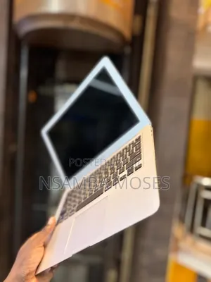 Laptop Apple MacBook Air 8GB Intel Core I7 SSD 512GB