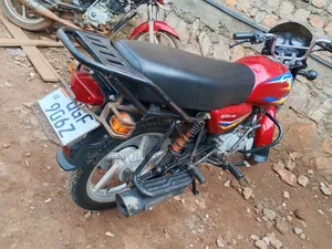 Bajaj Boxer 125 2022 Red