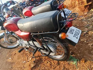 Bajaj Boxer 100 2022 Red