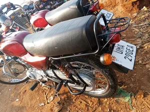 Bajaj Boxer 100 2022 Red