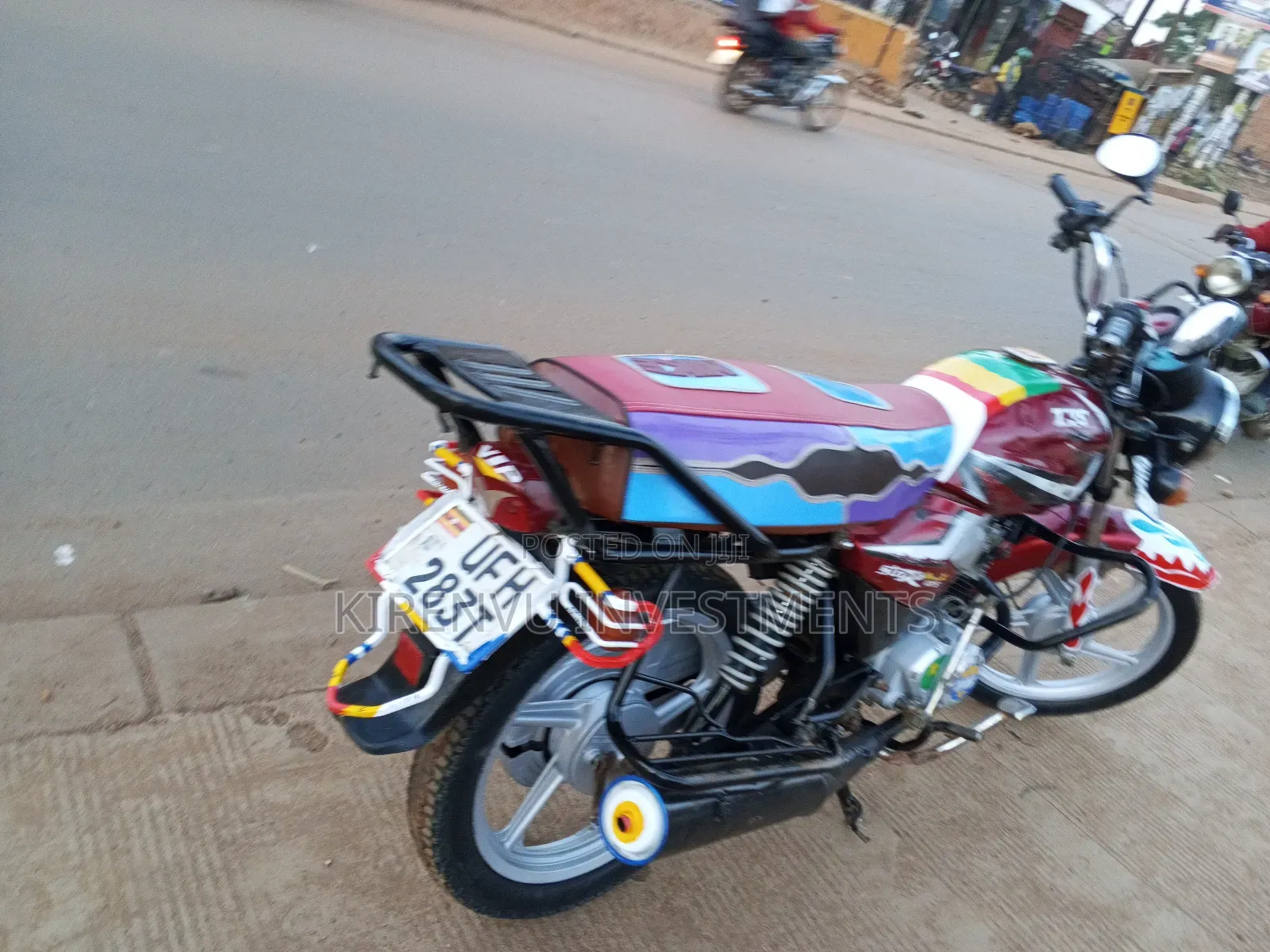 TVS HLX 125 2022 Red