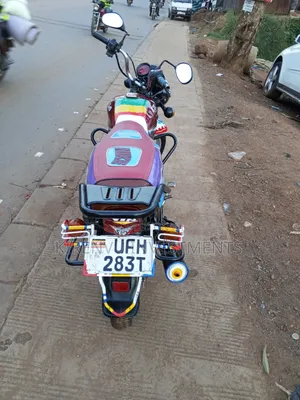 TVS HLX 125 2022 Red