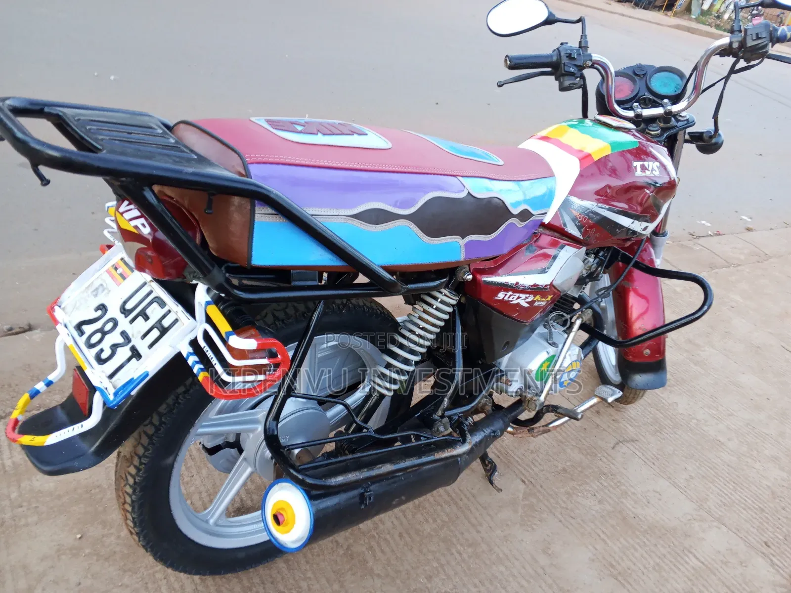 TVS HLX 125 2022 Red