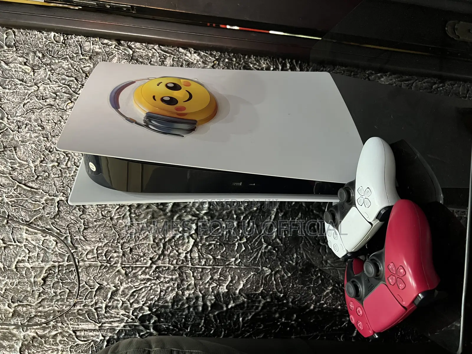 Ps5 Standard Console 2 Controllers