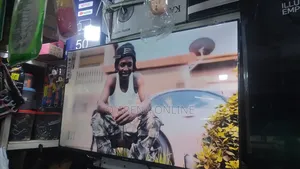 Blackark 43 Inches Digital Screen