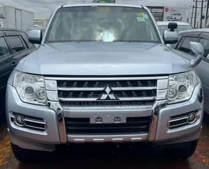 Mitsubishi Pajero V90 3.0 GR 2015 Silver