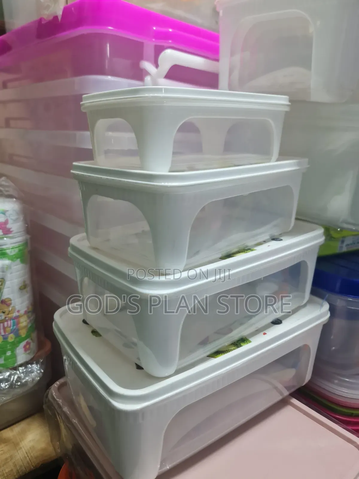 White Plastic Food Storage Containers Set