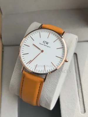 Daniel Wellington Unisex Classy Wrist Original Leather Strapped Watch