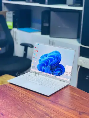 New Laptop Dell XPS 13 7390 16GB Intel Core I7 SSD 512GB
