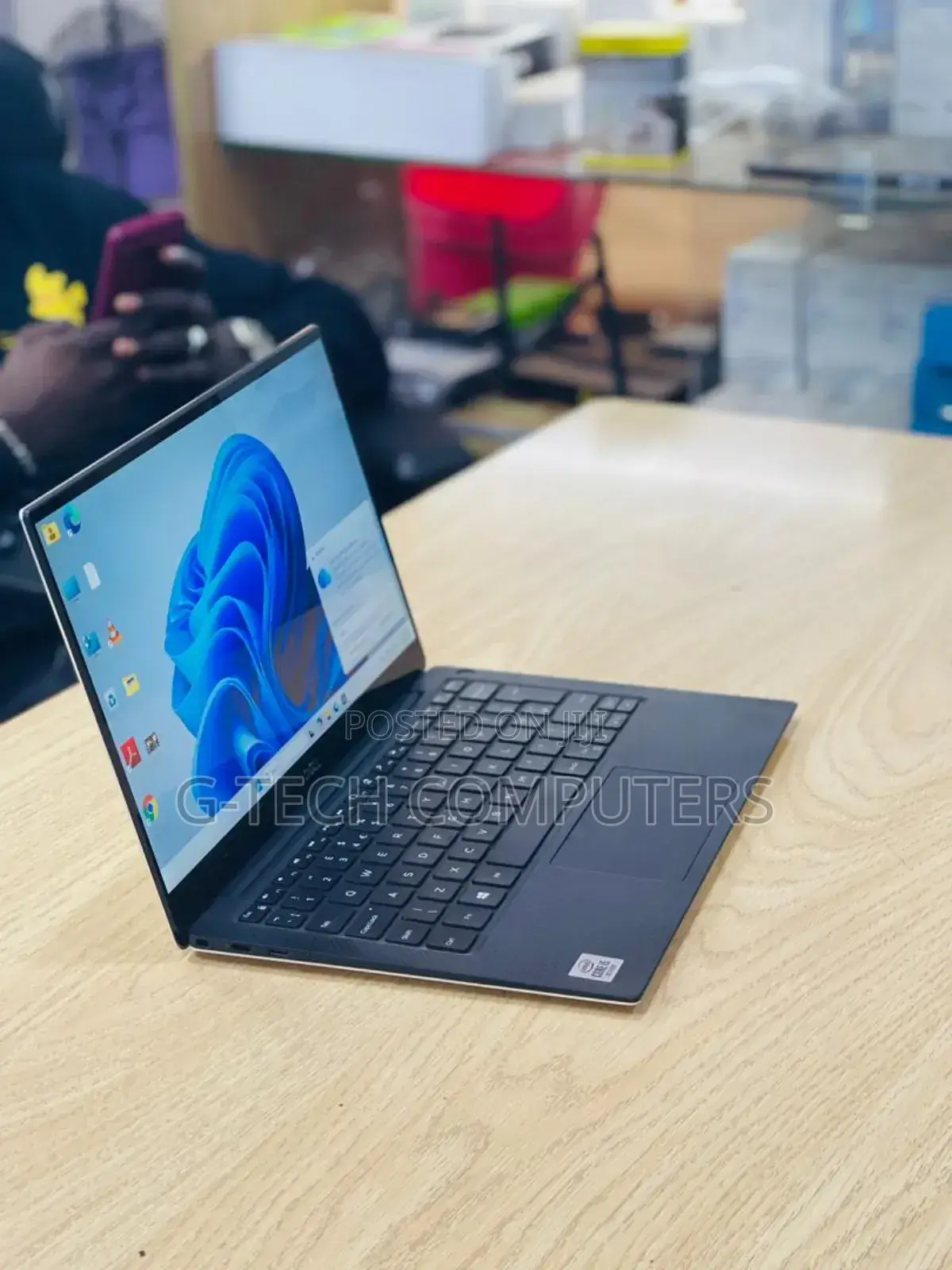 New Laptop Dell XPS 13 CNX9302 8GB Intel Core I5 SSD 512GB