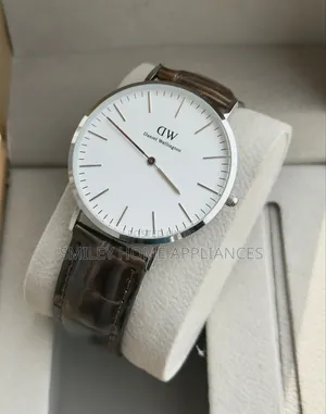 Daniel Wellington Black Leather Strapped Unisex Boxed Time Wear