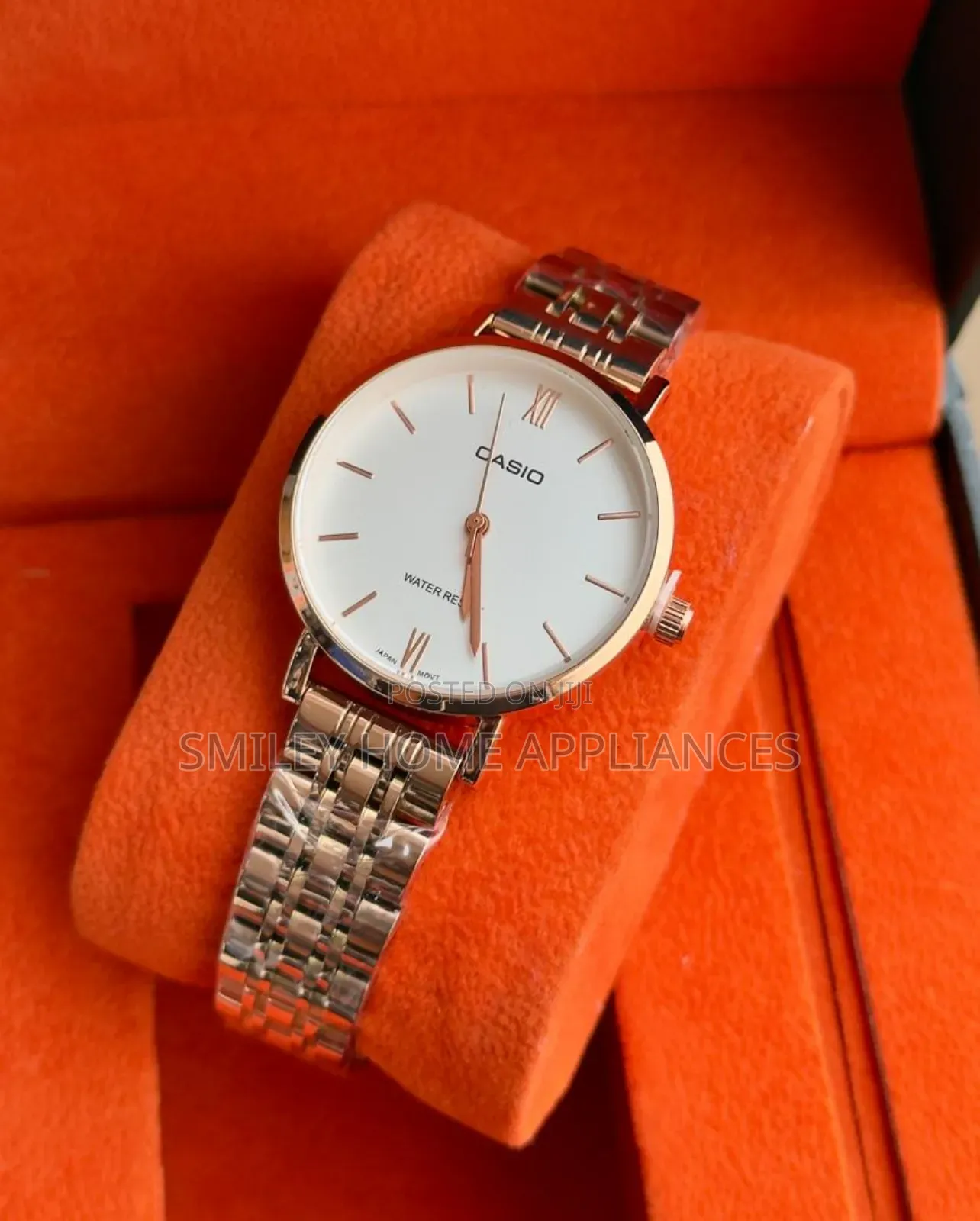 White Face Women's Gold Chrome Casio Authentic Wrist Time Wear
