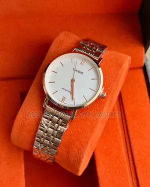 White Face Women's Gold Chrome Casio Authentic Wrist Time Wear
