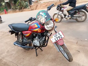 Bajaj Boxer 125 2022 Red