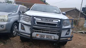 Isuzu D-MAX 2010 White