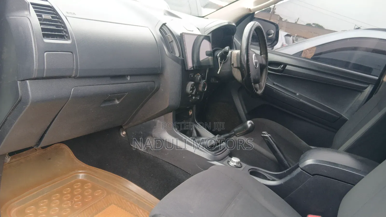 Isuzu D-MAX 2010 White