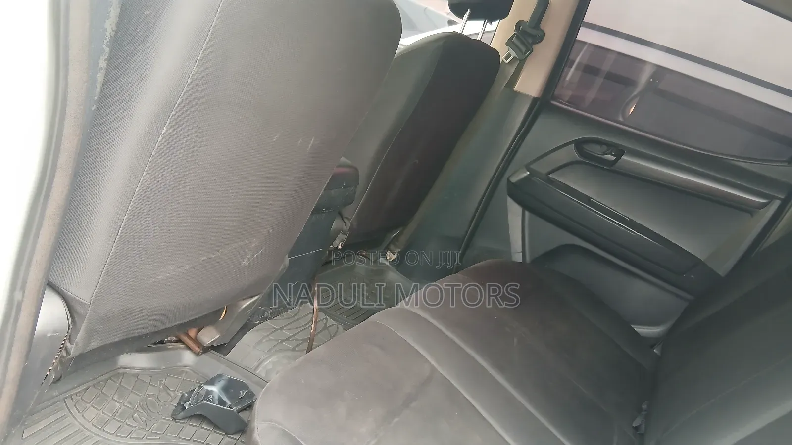 Isuzu D-MAX 2010 White