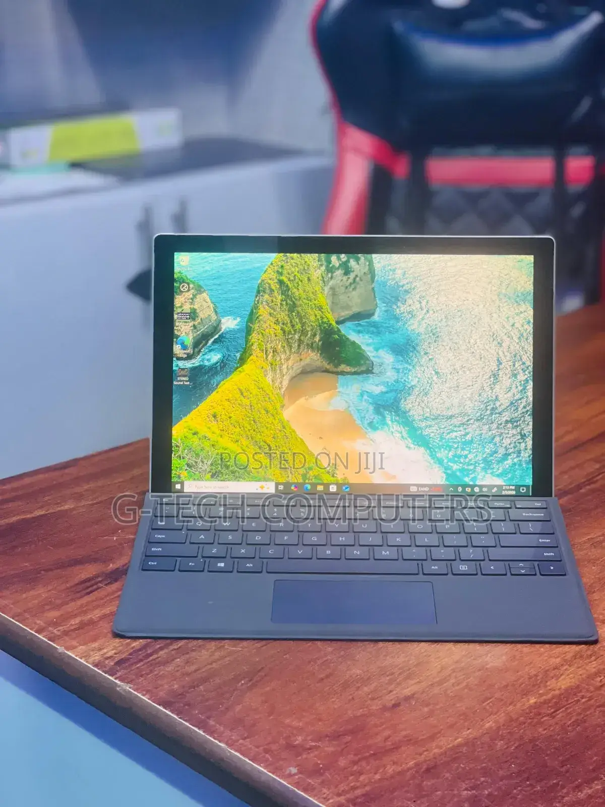 New Laptop Microsoft Surface 8GB Intel Core I5 SSD 256GB