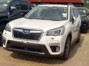 Subaru Forester Premium AWD 2020 White