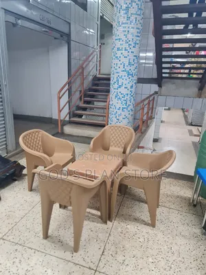 Club Indoor Outdoor Plastic Table and Chairs Plastic Table and Chairs