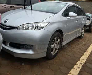 Toyota Wish 2013 Silver
