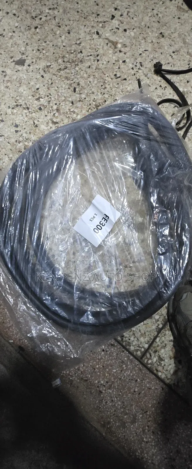 Mitsubishi Canter Front Windshield Rubber Seal