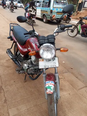 Bajaj Boxer 125 2022 Red