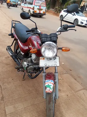 Bajaj Boxer 125 2022 Red