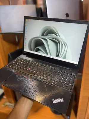 Laptop Lenovo Thinkpad E15 8GB Intel Core I7 HDD+SSD 500GB
