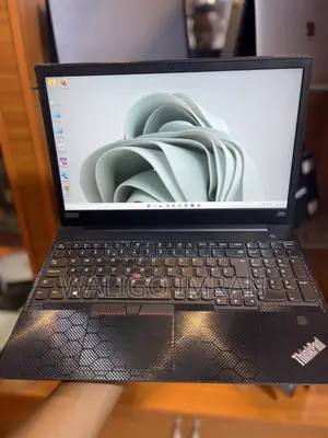 Laptop Lenovo Thinkpad E15 8GB Intel Core I7 HDD+SSD 500GB