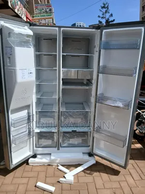 Hisense 720ltr With Ice Cube Dispenser