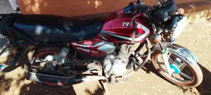 TVS HLX 125 2026 Red