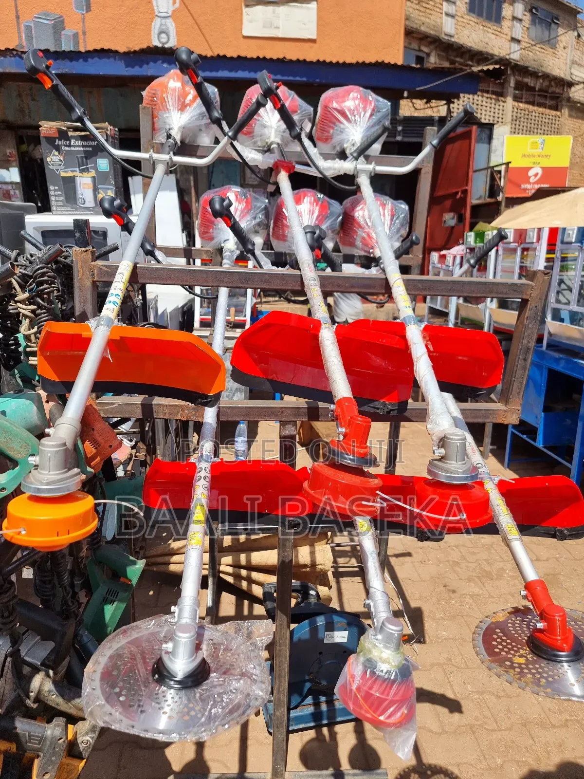 Grass Cutter Machines/Commercial Grade/Warranted
