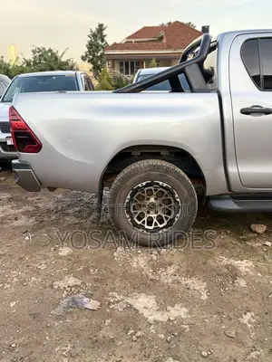 Toyota Hilux Revo Double Cab Deisel 2.8 AWD 2018 Silver
