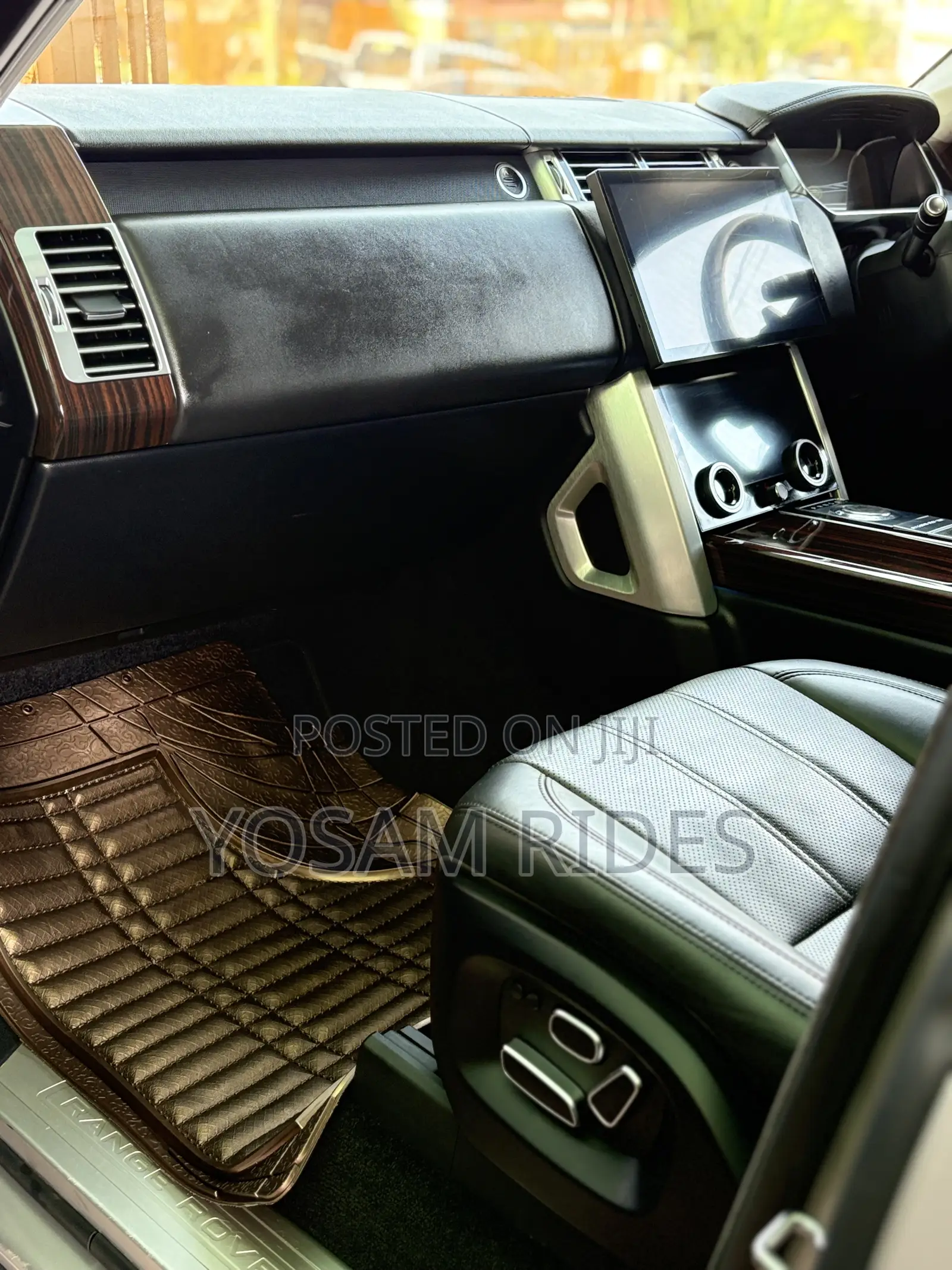 Land Rover Range Rover Vogue 2016 Gold