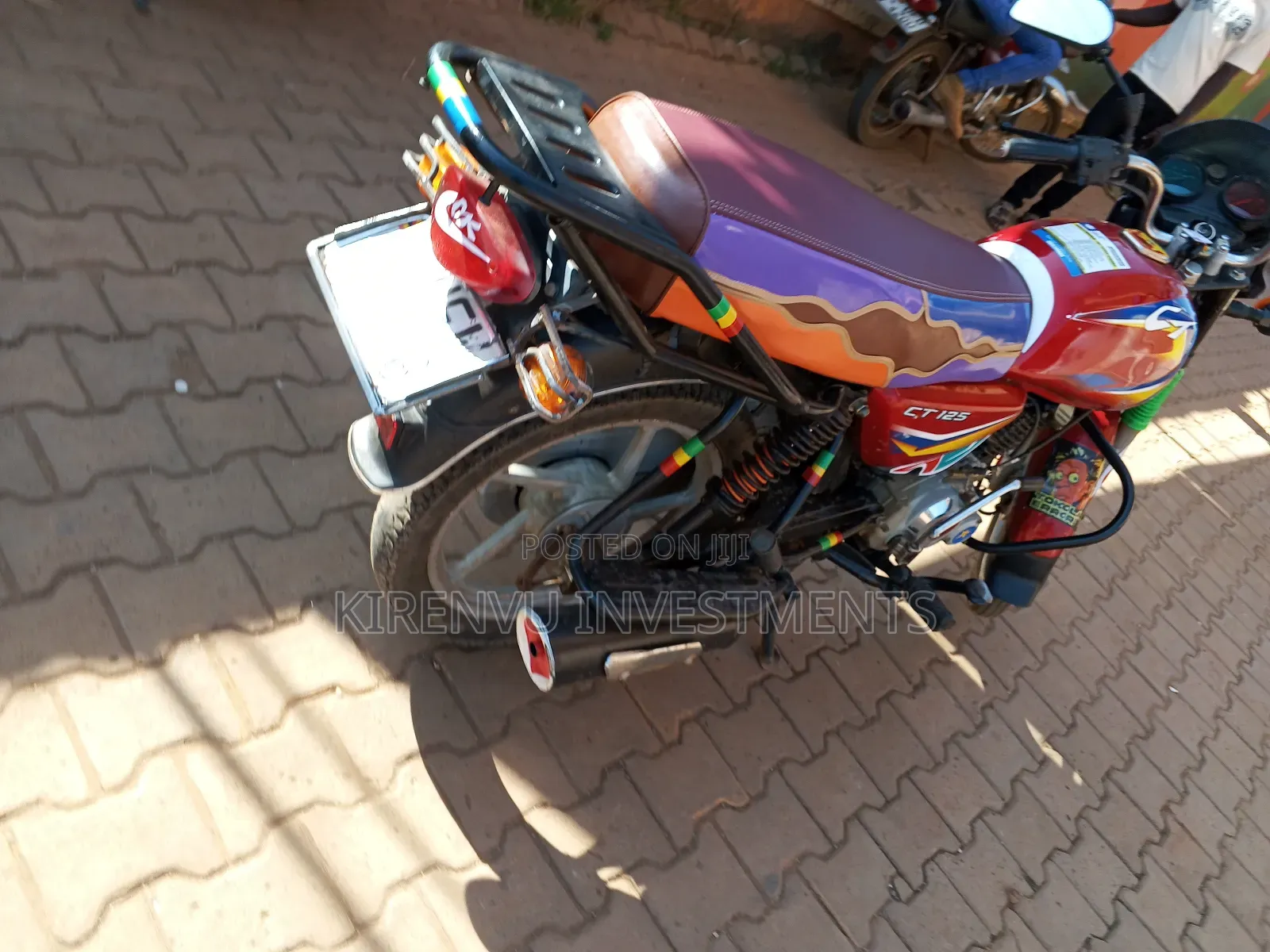 Bajaj Boxer 125 2024 Red