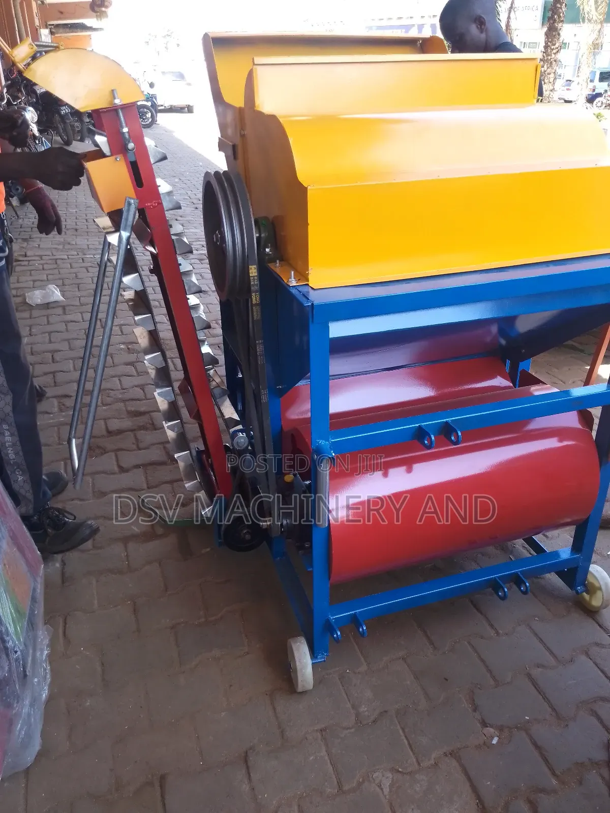 Ground Nut Harvesting Machine Tractor Driven