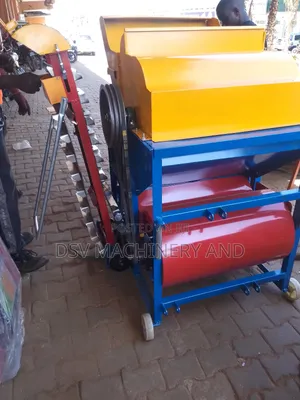 Ground Nut Harvesting Machine Tractor Driven