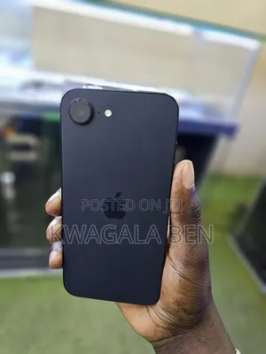 Apple iPhone 16e 128 GB Black