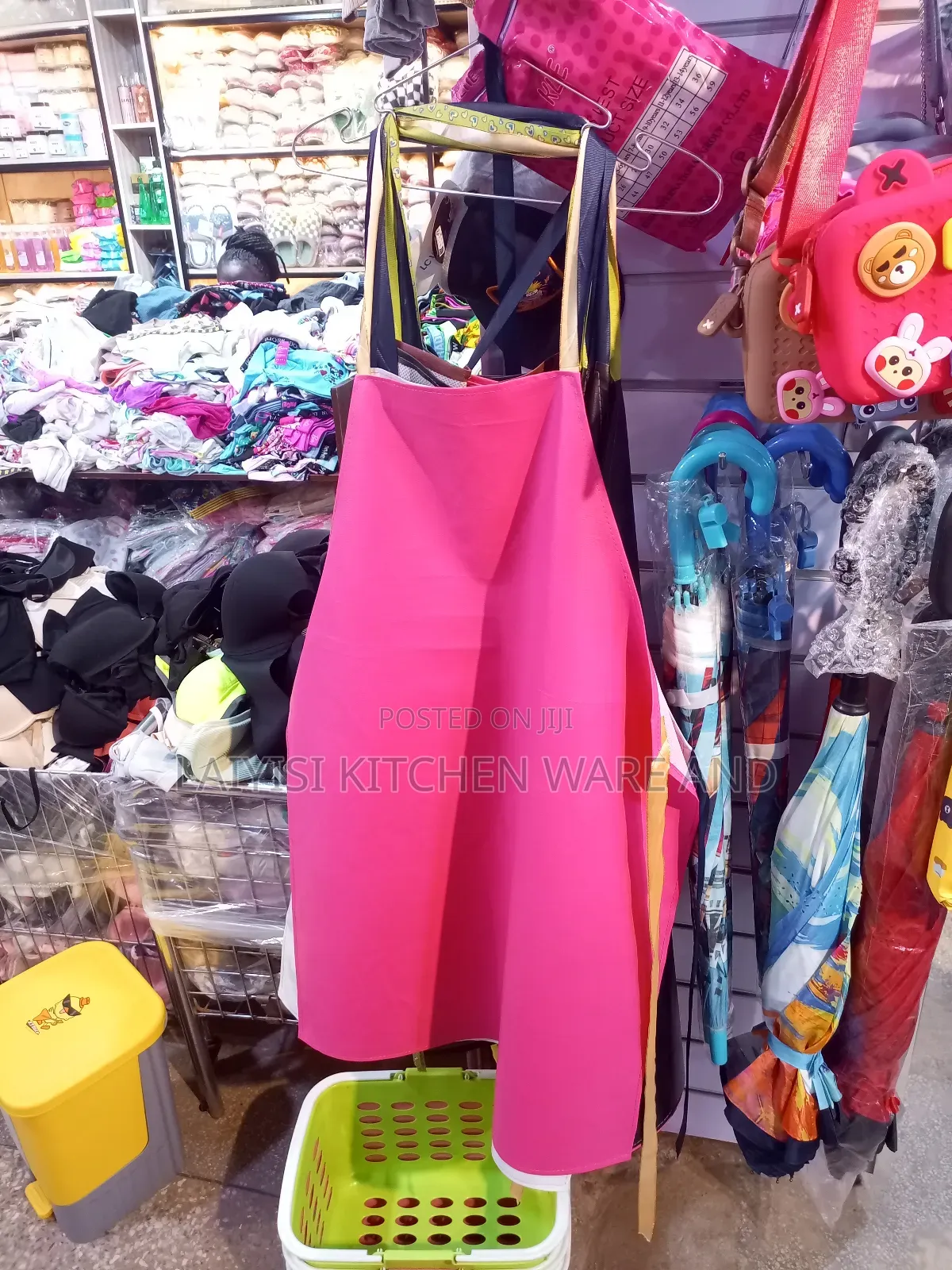 Heavy-Duty Waterproof Rubber Apron – Durable Protective Work Apron
