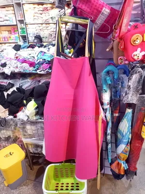 Heavy-Duty Waterproof Rubber Apron – Durable Protective Work Apron