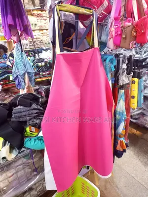 Heavy-Duty Waterproof Rubber Apron – Durable Protective Work Apron