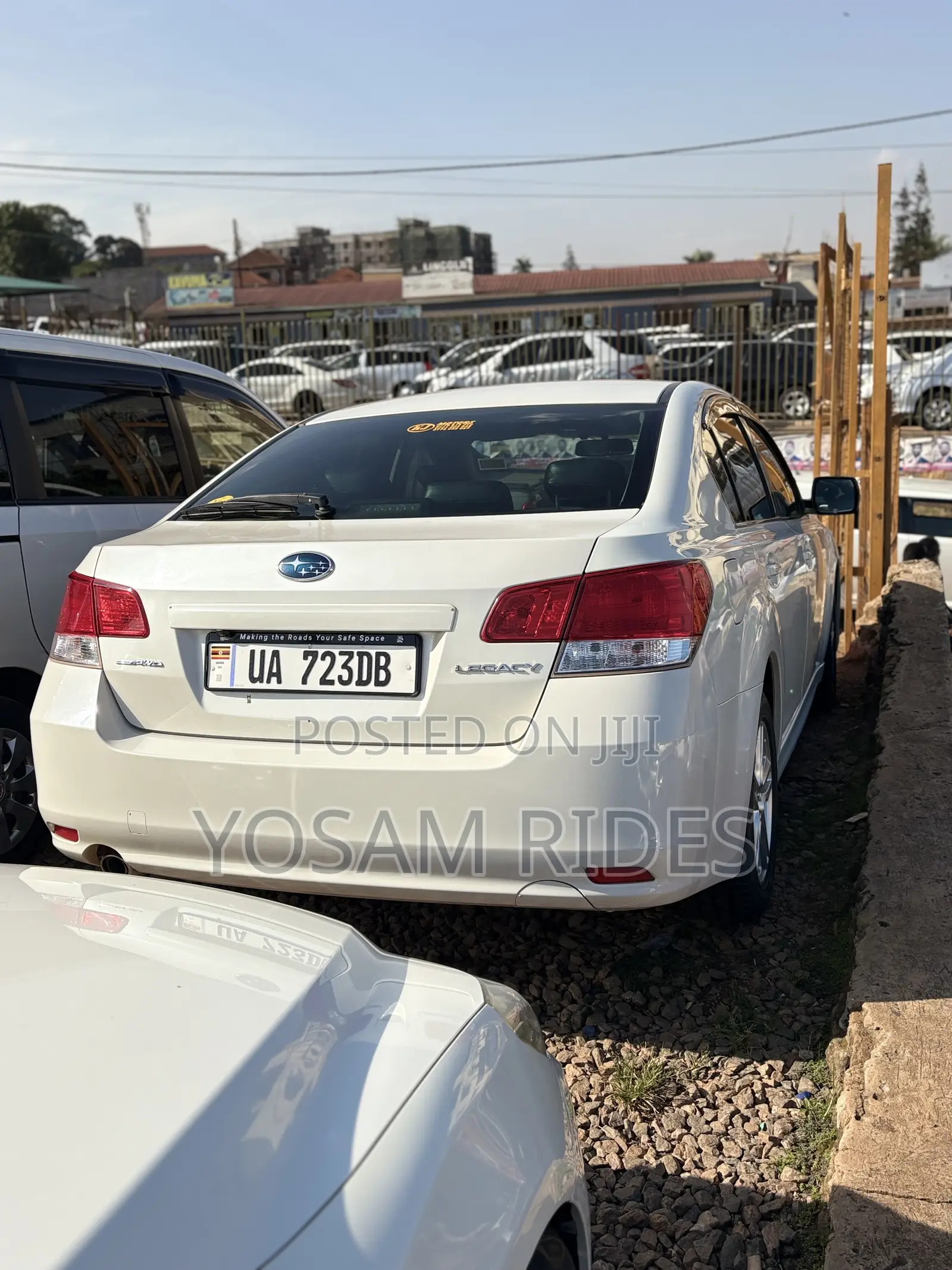 Subaru Legacy 2.5i Premium 2010 White