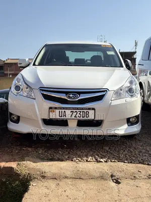 Subaru Legacy 2.5i Premium 2010 White