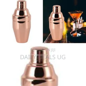 Stainless Steel Cocktail Shaker With a Rose Gold or Cooper Finish