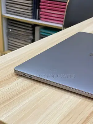 Laptop Apple MacBook Pro 2019 32GB Intel Core i7 SSD 1T