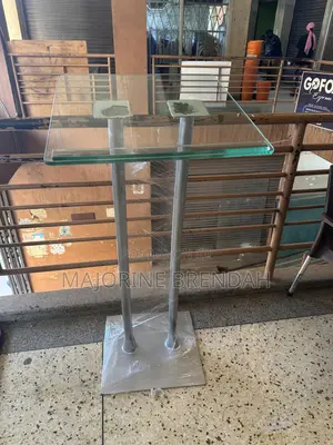 Metallic Glass Stand
