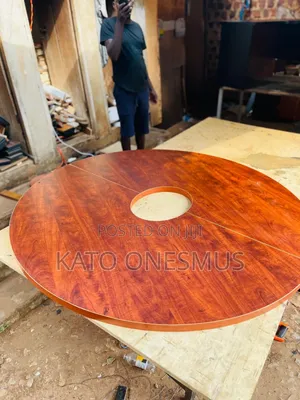 Round Shaped Board Room